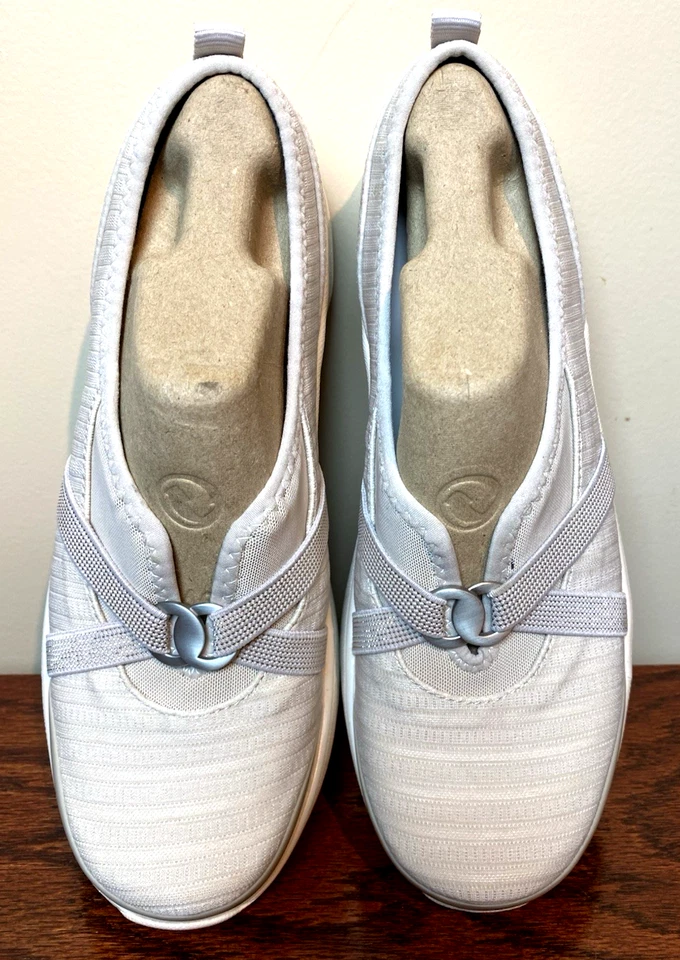 BZEES LANA ROUND TOE CASUAL SLIP ON WOMENS  COMFORT SHOES WASHABLE SIZE 8W - Image 2 of 4