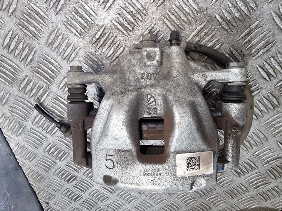 TOYOTA YARIS CROSS BRAKE CALIPER FRONT LEFT NSF ELECTRIC AUTO HYBRID SUV 2023 - Image 3 of 4