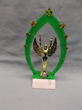 trophée victoire récompense halo étoile verte base marbre lettrage gratuit