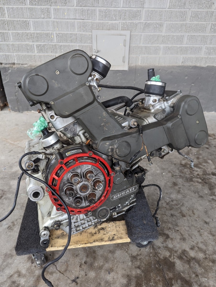 DUCATI 748 エンジン　売ります DUCATI 748 エンジン