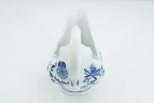 Blue Danube Japan Blue Onion Gravy Boat - Picture 4 of 9