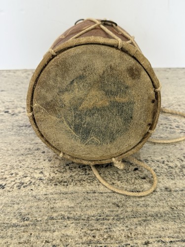 Tambor de mano tradicional Dholak de dos caras de madera con eslinga de cuerda de colección - Imagen 4 de 7