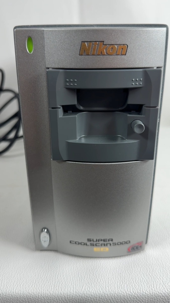 Nikon Super CoolScan 5000 ED 35mm Slide Film Scanner W/ Manual