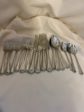 Oneida Tesoro Hammered Stainless Flatware 19 Pc Service For Four (minus 1 Tsp)