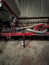 2012 White 8816 Planter 16 Rows 30