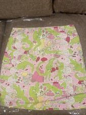 Vintage rare to find Lilly Pulitzer Skirt printed . size 2