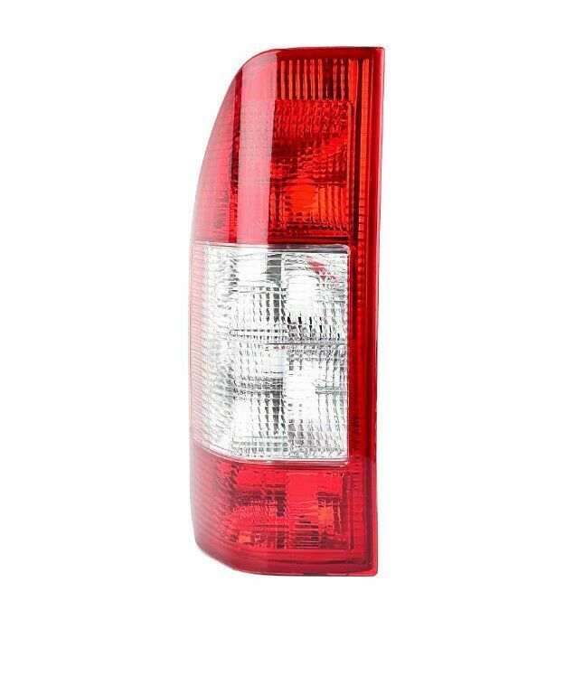Feu arrière Mercedes Sprinter cassé ? Remplacer l'optique gauche A0008261556 pour le CT