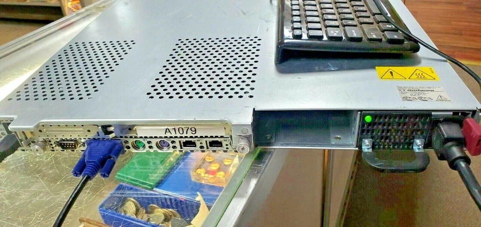 HP PROLIANT DL360 G5 SERVER / 2x INTEL Quad Xeon 2.33GHz /4GB RAM /1PSU - NO HDD - Image 4 of 4