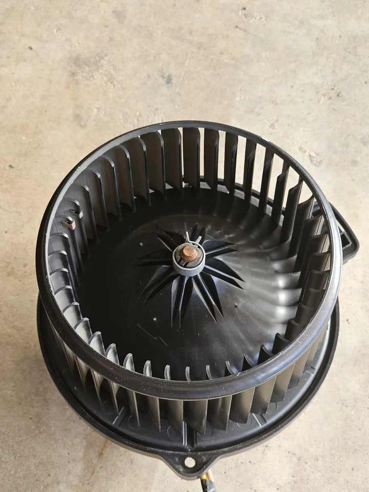 2010-2016 现代 Genesis Coupe 空调交流加热器鼓风机电机 — 第 2/2 张图片