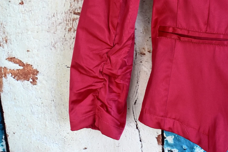 Blazer Mujer Last Kiss Hombro Manga Larga PEQUEÑO Rojo Brillante seminuevo Foto 4 de 4