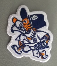 Detroit Tigers Paws Embroidered Patch 3x3.75"