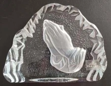 Vintage Viking Glass Co Praying Hands Sculpted Paperweight With Original Sticker