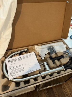 Delta Single Handle Pull-Down Kitchen Faucet