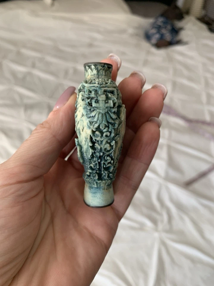 Antigua caja de tabaco china, azul/blanco con bermellón, diámetro 2 1/4 pulgadas firmada Foto 3 de 4