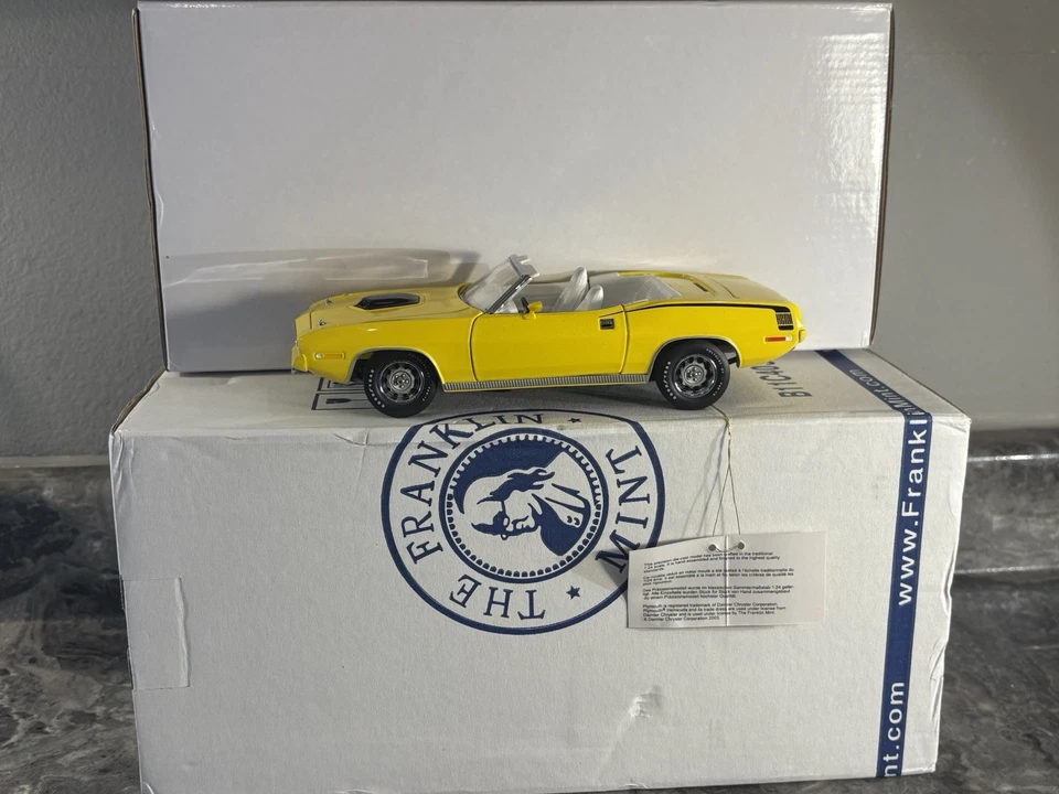 Franklin Mint 1970 Plymouth Hemi Cuda Limited Edition Yellow #0099/1000 1/24 NIB - Image 2 of 4