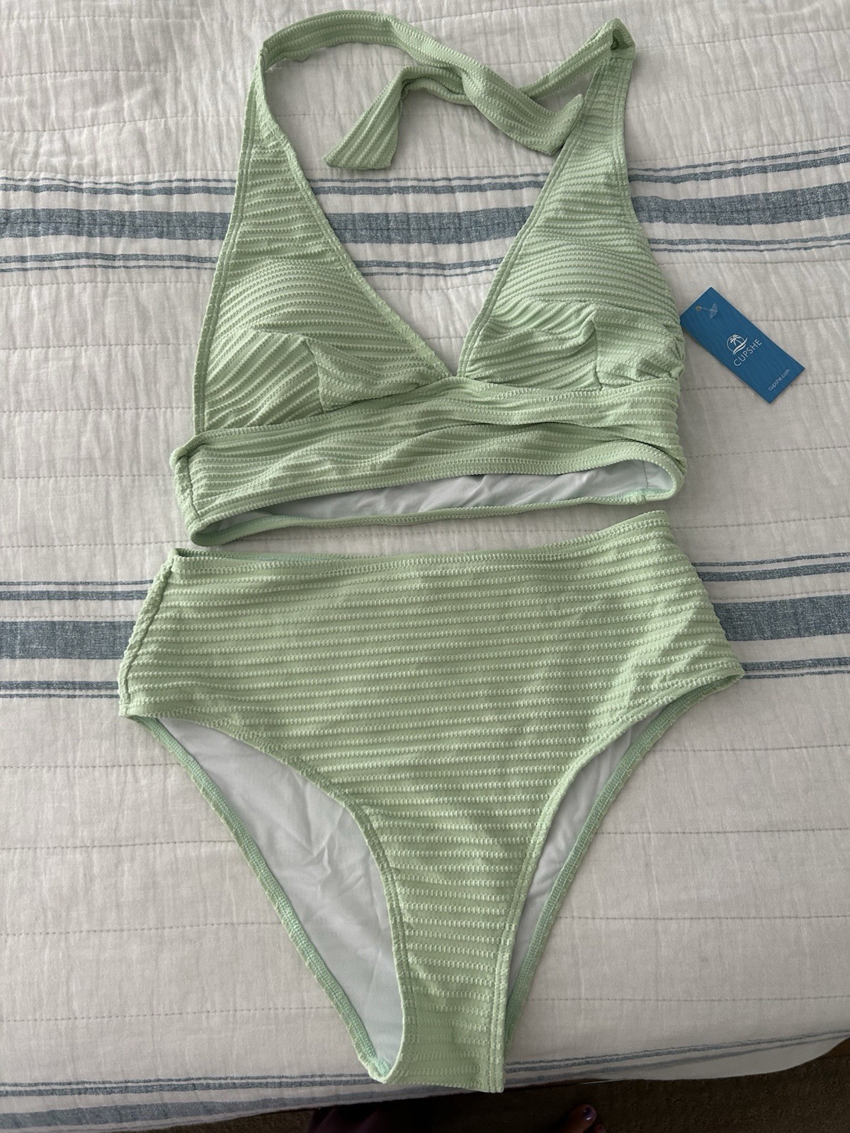 CUPSHE WOMEN’S TEXTURED GREEN BIKINI BATHING SUIT NWT SIZE MED