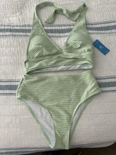 CUPSHE WOMEN’S TEXTURED GREEN BIKINI BATHING SUIT NWT SIZE MED