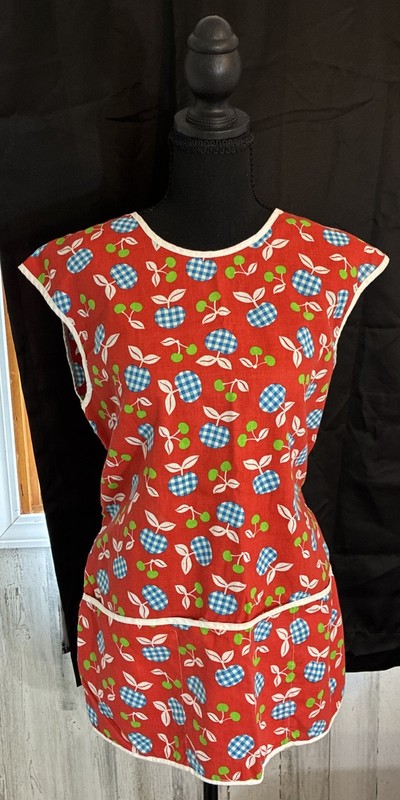 Vintage Housewife Apple Farmhouse Women’s Apron with Pockets