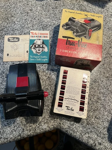 VINTAGE TRU-VUE DELUXE LIGHTED VIEWER VIEW MASTER W/32 SLIDES (Disney Slides)