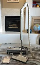 Vintage Electrolux Silverado Deluxe 1505 Vacuum with Power Nozzle