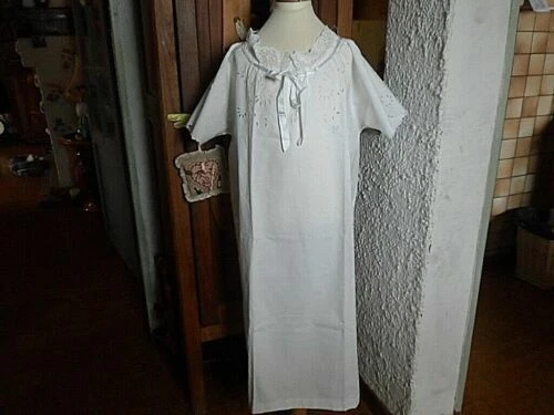 Textiles du XIXe siècle chemises blanches