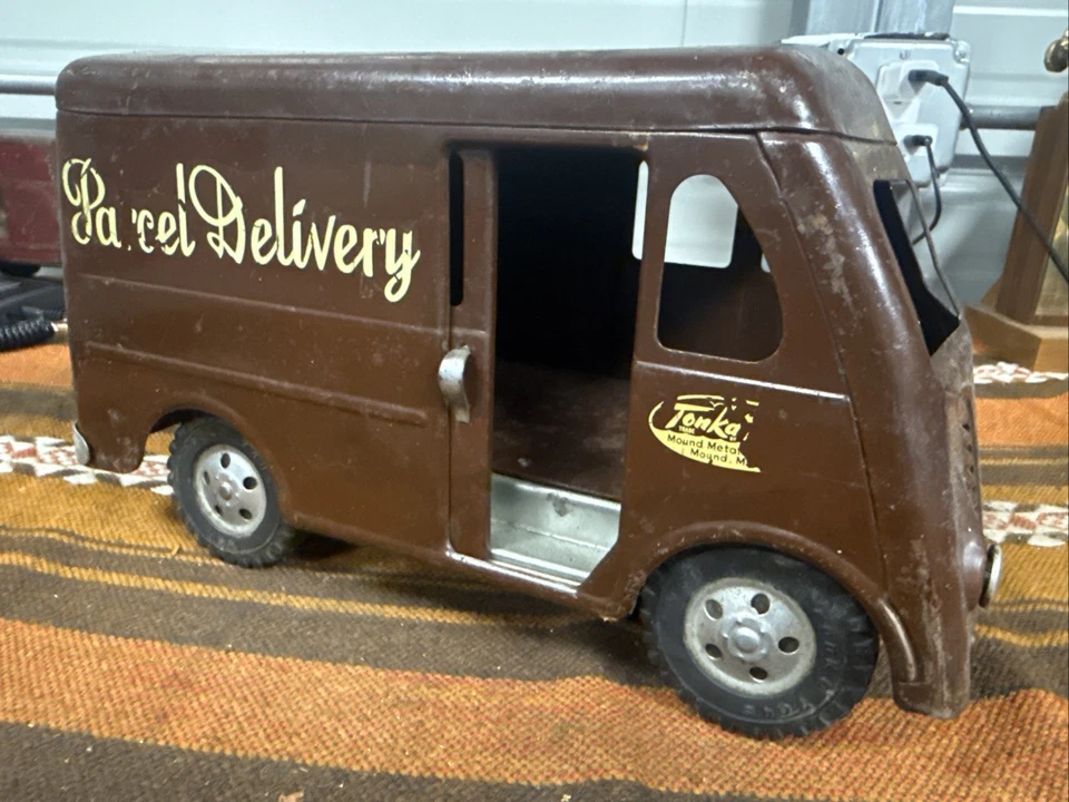 Tonka Parcel Delivery Truck Vintage Toys Antique Collectibles - Image 2 of 4