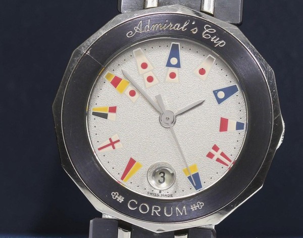 Corum Admiral's Cup weißes Zifferblatt Uhr