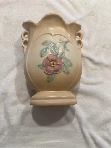 New ListingVintage Hull Pottery Magnolia Matte Pink Double Handle Vase 8-6 USA