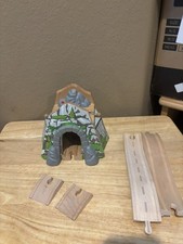 2002 Thomas  Friends Wooden Railway Mountain Tunnel w/ Sounds