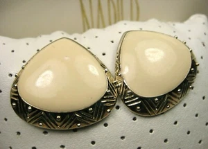 Vintage 80s Modernist Cream White Enamel Gold Textured Drop Post Earrings USA