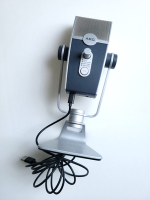AKG LYRA MICROPHONE 192 kHz -C44 USB, PODCAST, STUDIO, RECORDING, STREAMING
