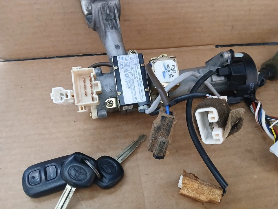 1995-1998 OEM Toyota Avalon  Factory Ignition Switch assembly with Key & Plugs - Image 2 of 4