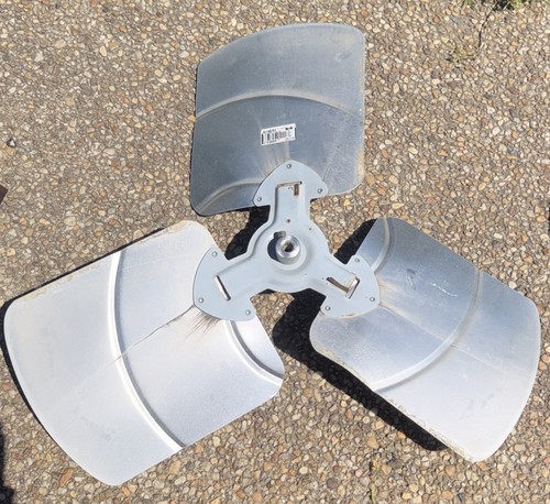 Trane D153886P17 Fan Blade 61148791 FAN04073 USED **TESTED**