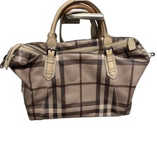 Burberry Diaper Bag w/extended strap, changing pad