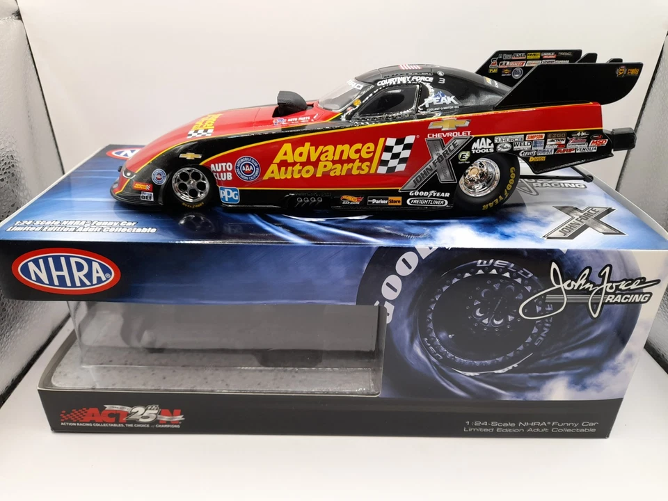 Courtney Force Advance Auto Parts 2017 Camaro Funny Car 1 de 889 NHRA 1:24 Foto 2 de 4