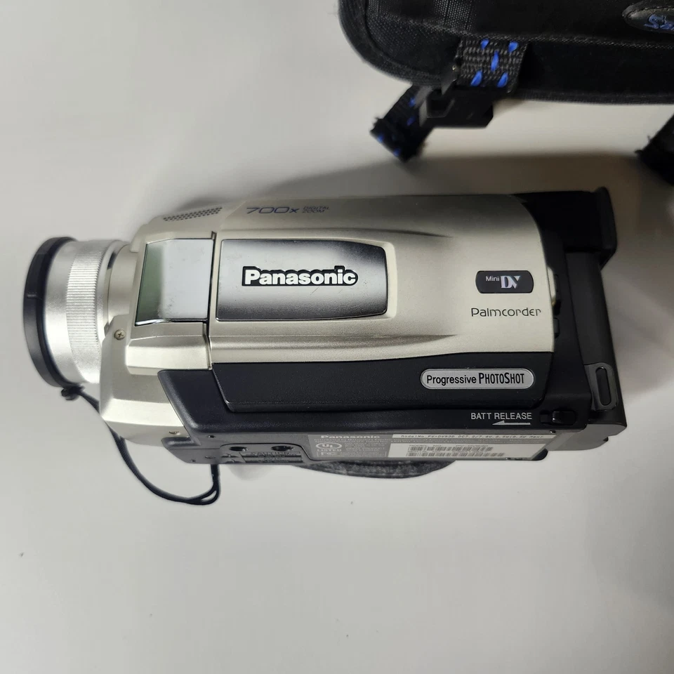 Panasonic PV-DV53D Palmcorder Battery Charger Cables Tapes Carry Bag Bundle - Image 3 of 4