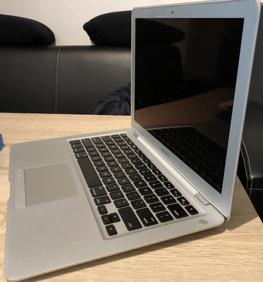 Apple MacBook Air 13 Zoll A1304 DEFEKT - Bild 2 von 4