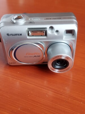  Fujifilm finepix A 210 