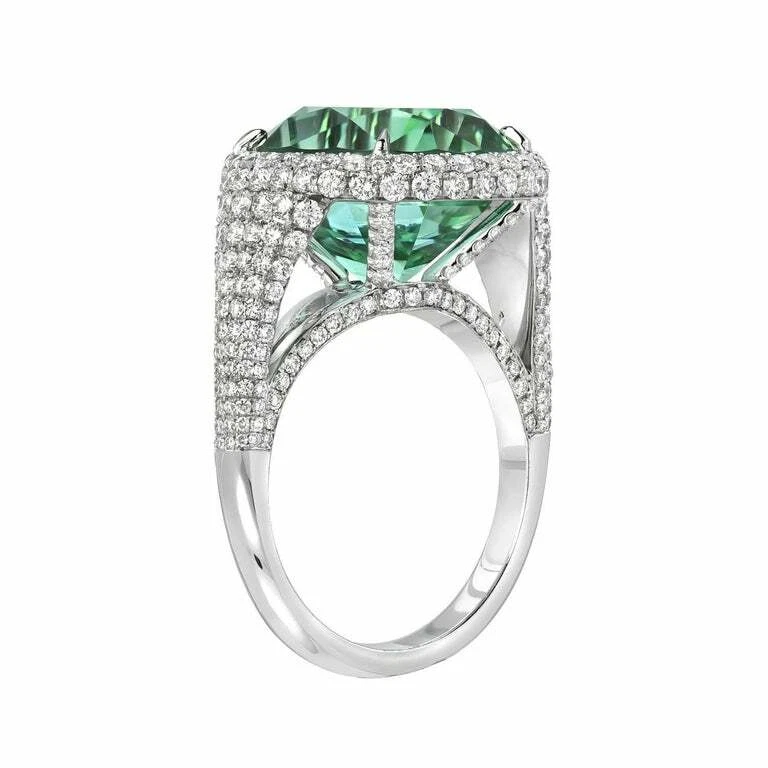 Magnificent 10.40 Carat Oval Cut Mint Green Tourmaline Women's Engagement Ring - Image 3 of 4
