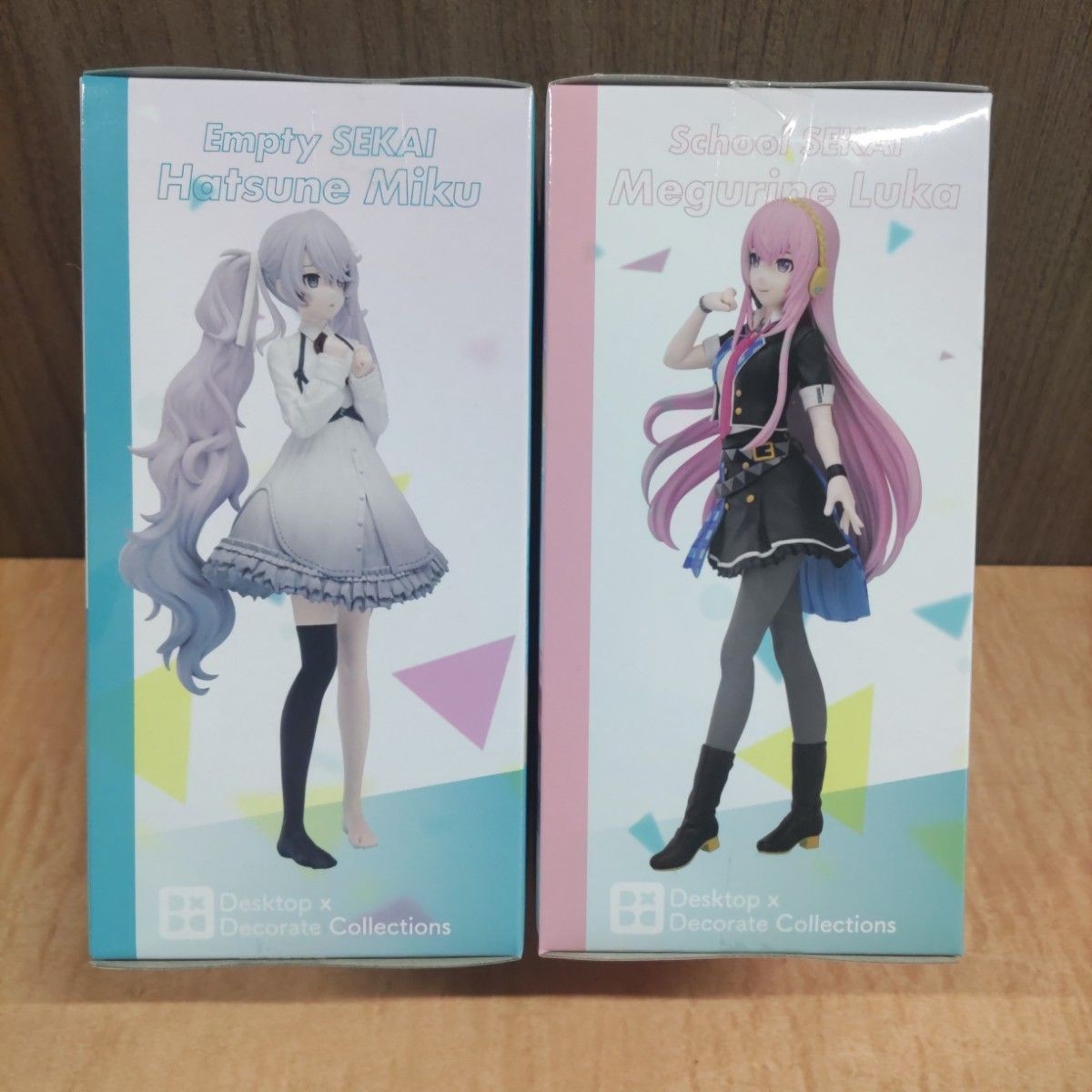 Project SEKAI Desktop×Decorate Hatsune Miku & Megurine Luka Figure