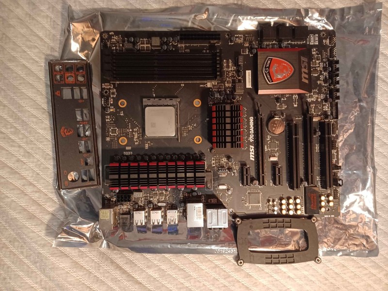 MSI 970 Gaming, Socket AM3+, AMD (7693-040R) Motherboard