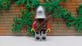(S1 / 4 / 9) Lego Kingdoms cas448 Lion Knight Scale Mail from Set 7946 852921