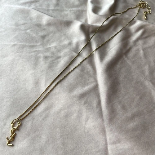 SAINT LAURENT (YSL) Collana Yves Saint Laurent oro logo YSL chiusura anello a molla lunghezza: 16 5 pollici