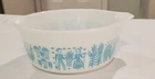 PYREX  472 1 1/2 Pt  Amish Butterprint Turquoise Casserole Dish NO LID EUC