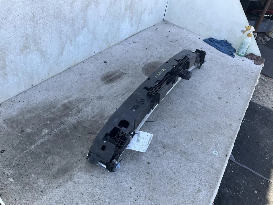 2023-2024 Toyota Crown Front Bumper Reinforcement Upper Factory OEM Replacement Foto 2 de 4