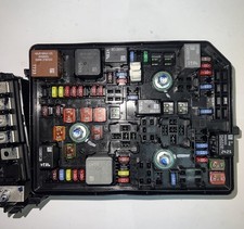 2018-2022 Chevrolet Equinox Engine Fuse Relay Box 84582317