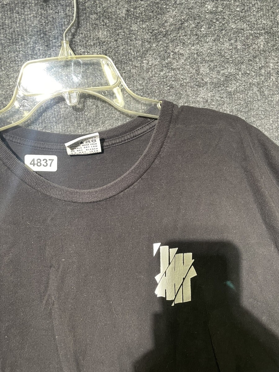Undefeated X-LARGE グレー ボタン付きシャツ Undefeated UNDFTD Black Cement Logo Unisex Size X-large T
