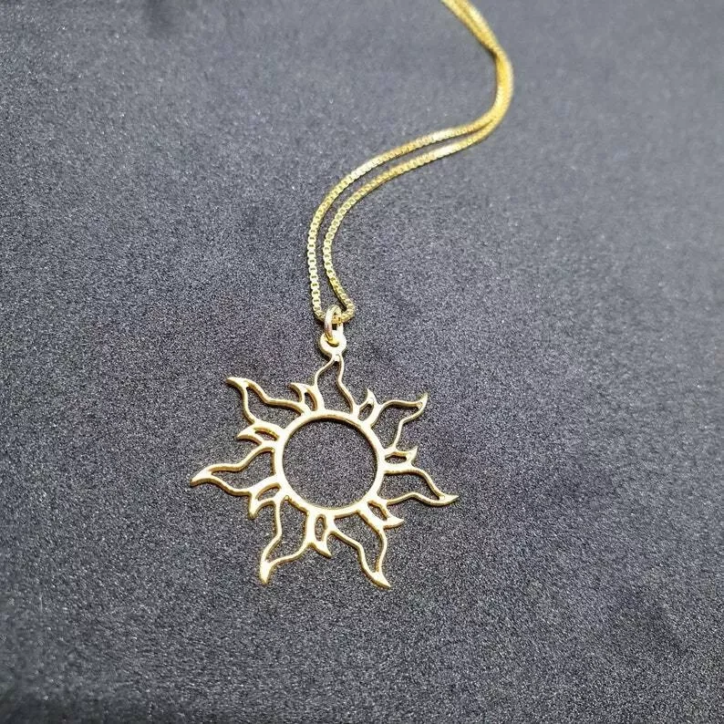 Golden Rapunzel Sun Pendant Necklace from Disney's Tangled — 第 3/3 张图片