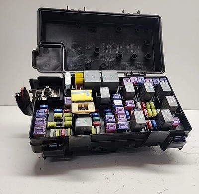 11 Grand Cherokee Durango TIPM Integrated Power Module Fuse Box 04692316AH