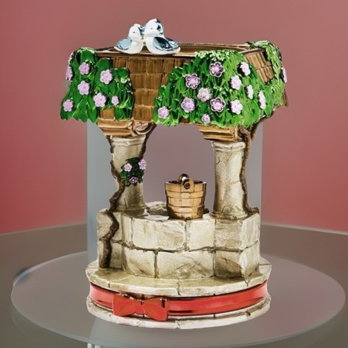 NEW Bath & Body Works Disney Princess Snow White 3-Wick Candle Holder Pedestal